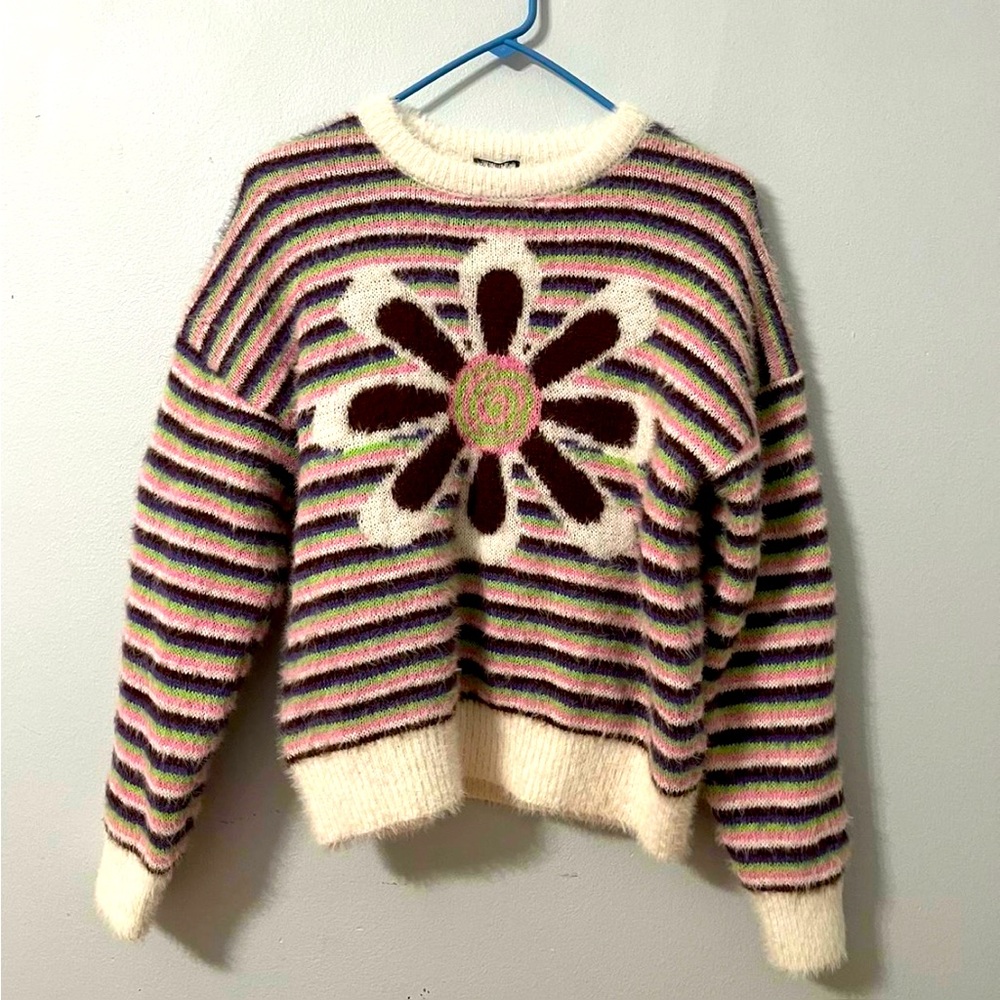 Forever 21 retro/trippy flower sweater! Never worn and has the original tags.